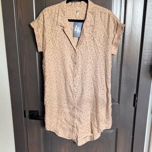 Rylee + Cru Tan Button-Down Shirt